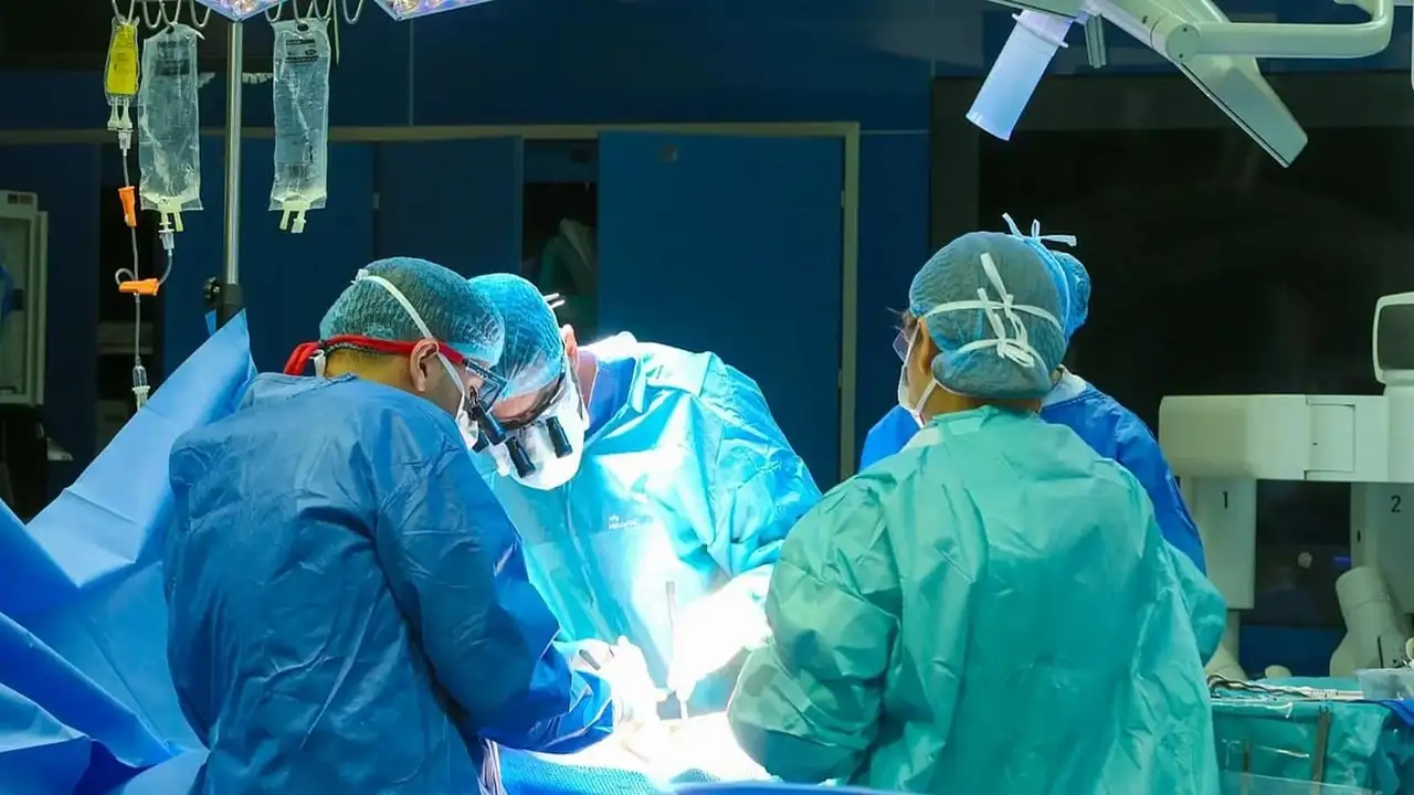 علاج سرطان الكبد بتقنية ثورية تمنح أملاً جديداً للمرضى في تخصصي جدة